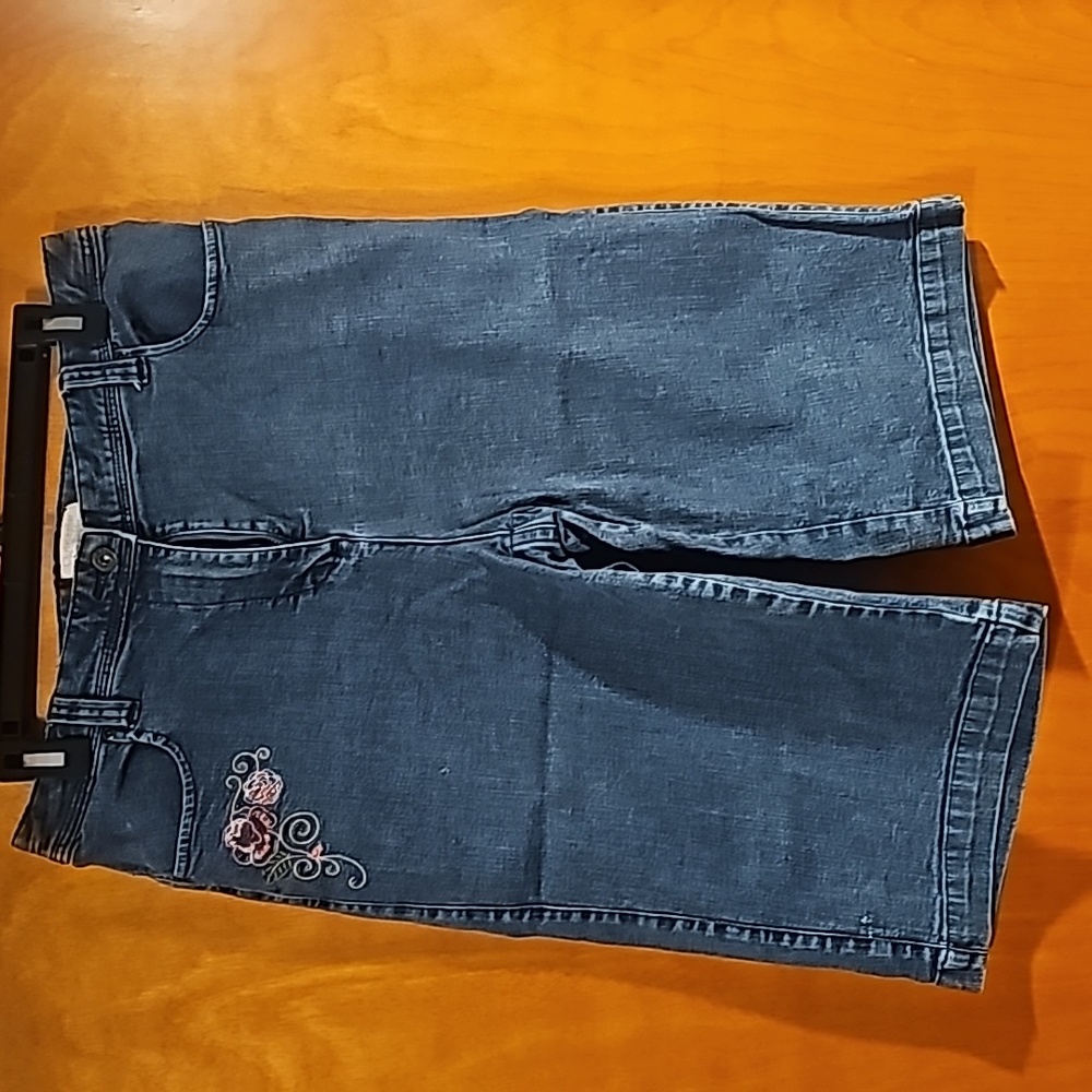 Woman's shorts